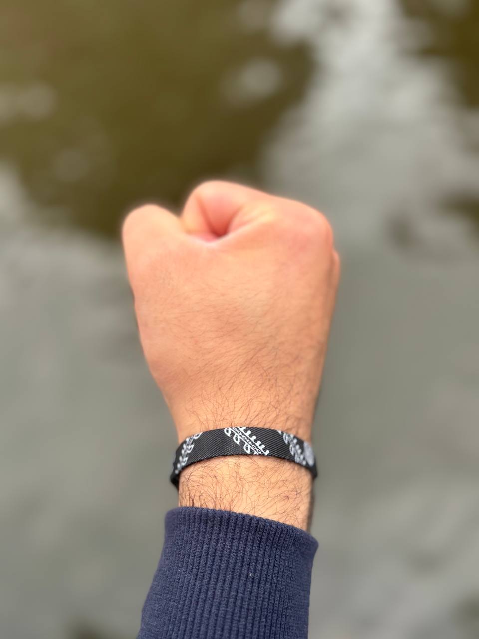 Heritage Pattern Fabric Wristband – Black & White