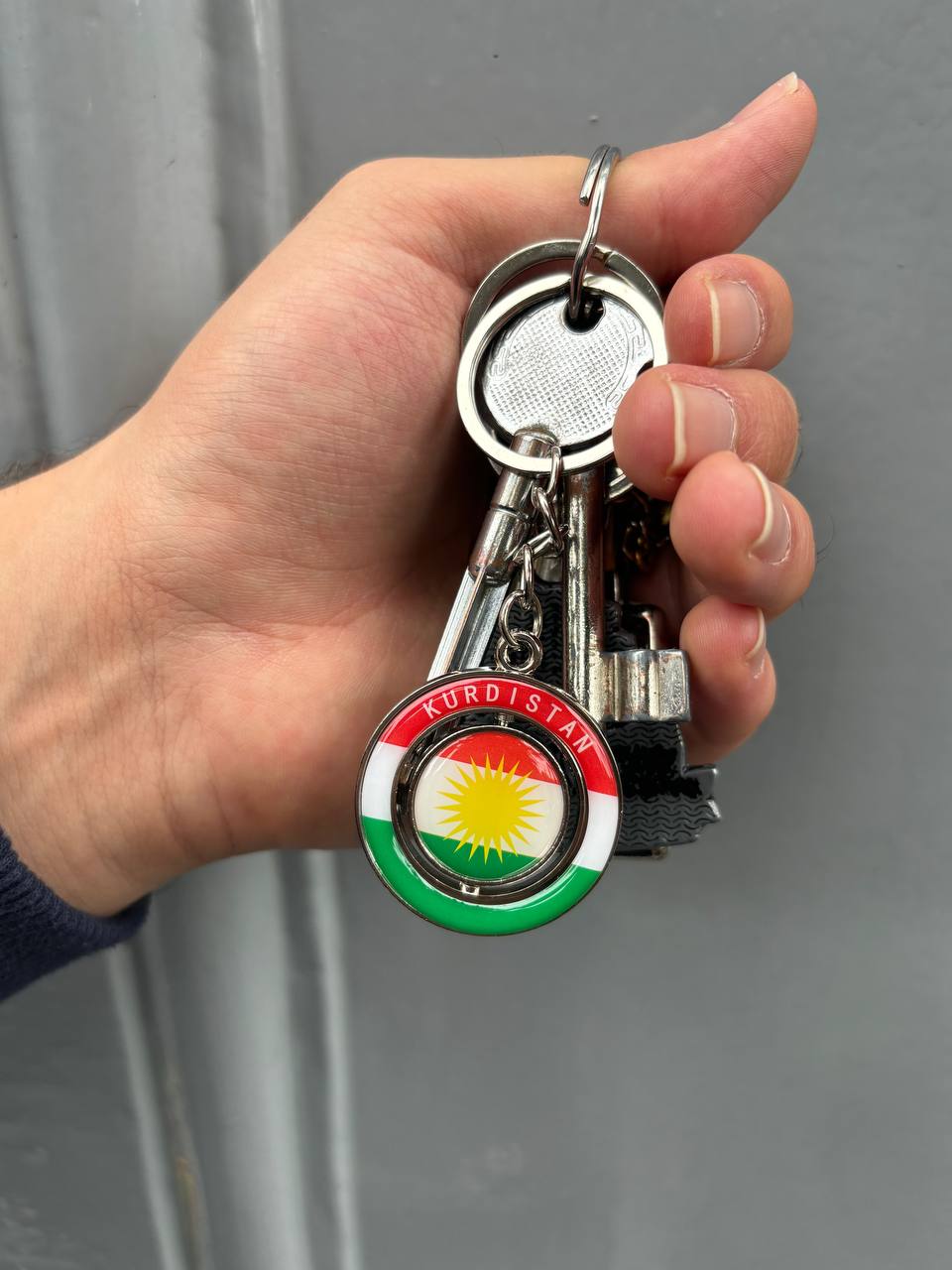 Round Kurdistan Flag Keychain